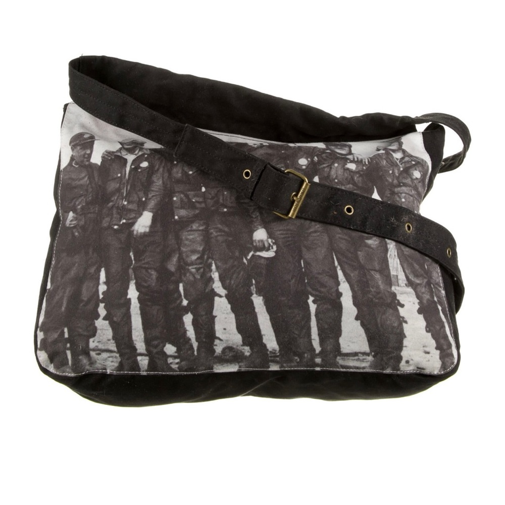Barbour Canvas Messenger Bag - Picture 3 of 5